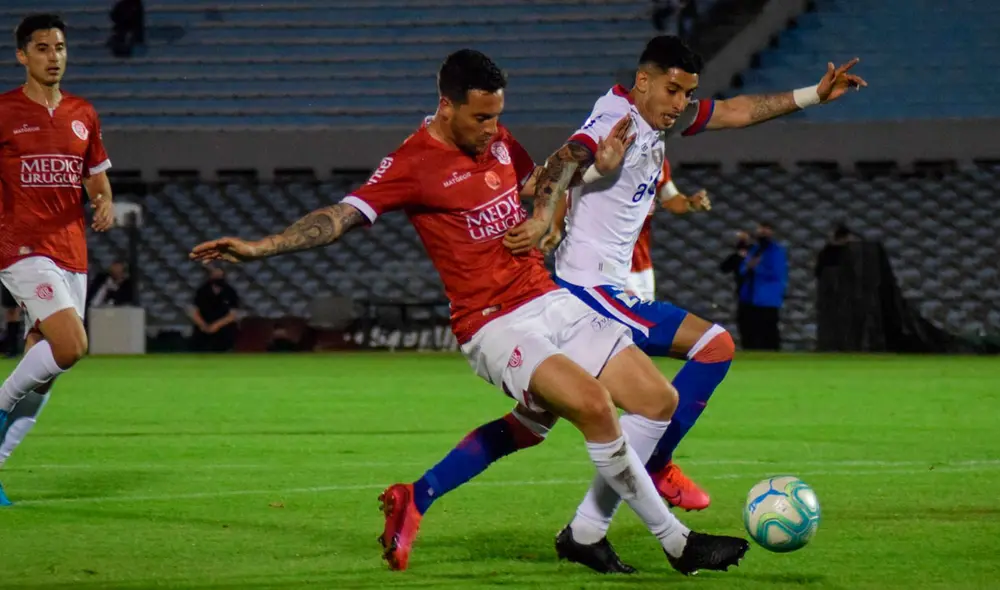 Nacional y Rentistas juegan en Estadio Centenario de Montevideo por la final del Torneo Apertura de Uruguay. Foto: Twitter