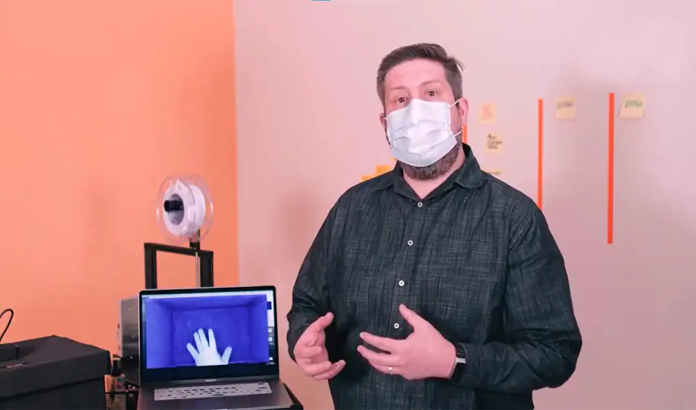 El proyecto tuvo como motivación la aparición de la COVID-19, aunque empezaron a trabajar antes de que se declare la pandemia oficialmente. Foto: captura de YouTube El proyecto tuvo como motivación la aparición de la COVID-19, aunque empezaron a trabajar antes de que se declare la pandemia oficialmente. Foto: captura de YouTube