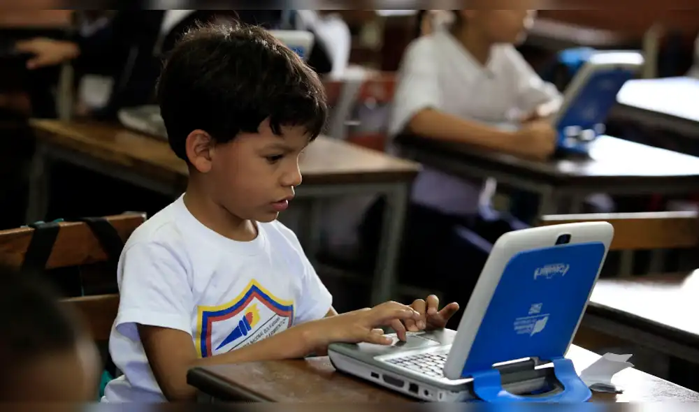 Venezuela: Computadoras que Chávez dio a estudiantes ahora son usadas en casinos