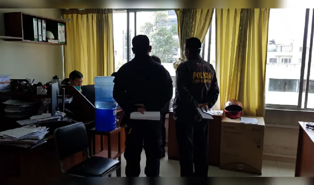 Investigan irregularidades en compra de mascarillas e implementos de higiene para policías del sur. Investigan irregularidades en compra de mascarillas e implementos de higiene para policías del sur.