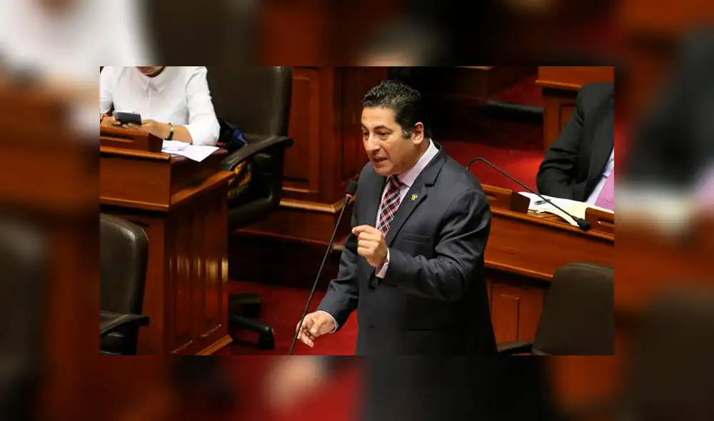 Salvador Heresi llama “infantil” a Fernando Zavala por dividir a bancada de PPK