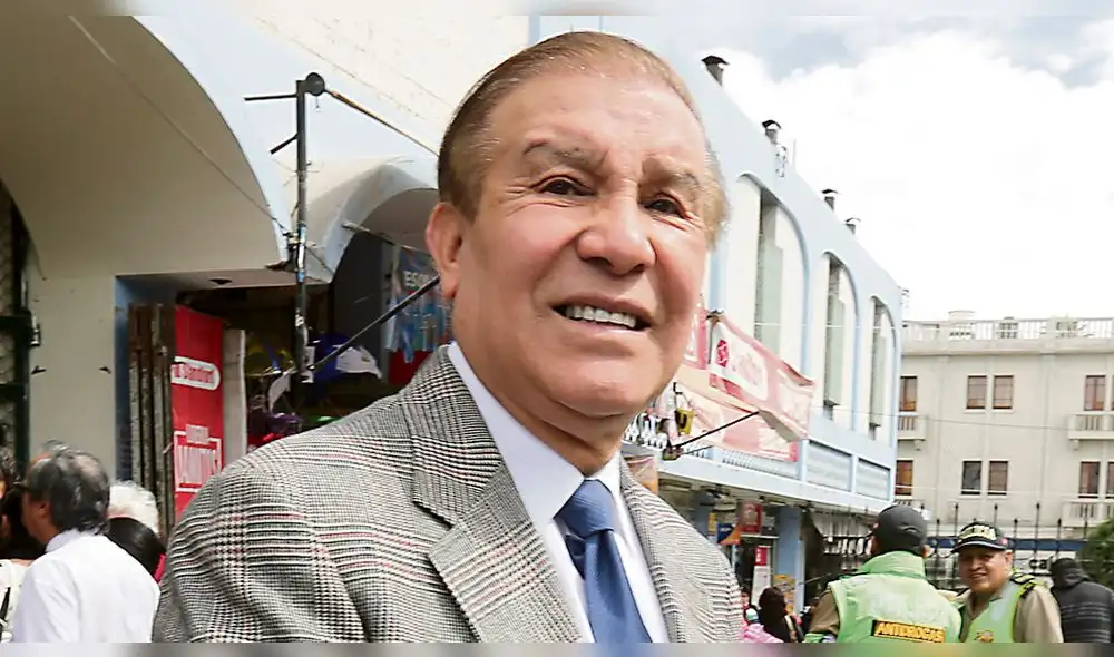 Hinojosa deslinda responsabilidad por caso Jardines de Chachani en Arequipa