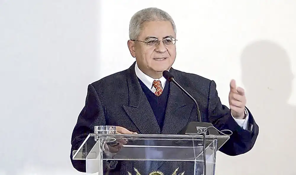 Vínculos. César Bustamante Llosa, un personaje muy cercano a Néstor Popolizio. Vínculos. César Bustamante Llosa, un personaje muy cercano a Néstor Popolizio.