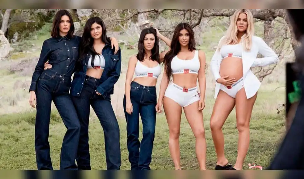 Hermanas Kardashian sorprenden con postal horas antes de Nochebuena [FOTO]