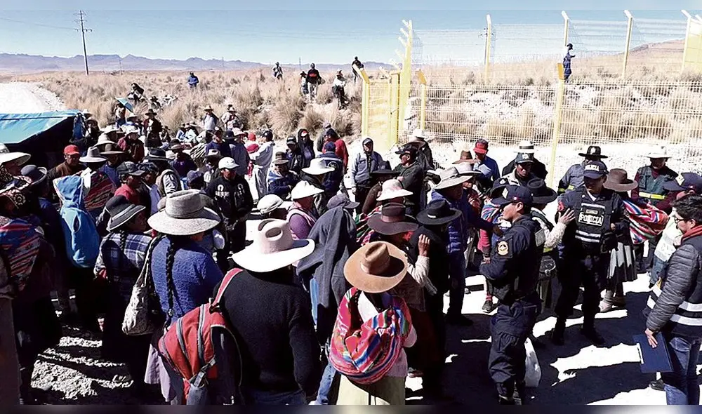 PROTESTA. Comuneros de Huancané Alto contra Antapaccay. PROTESTA. Comuneros de Huancané Alto contra Antapaccay.