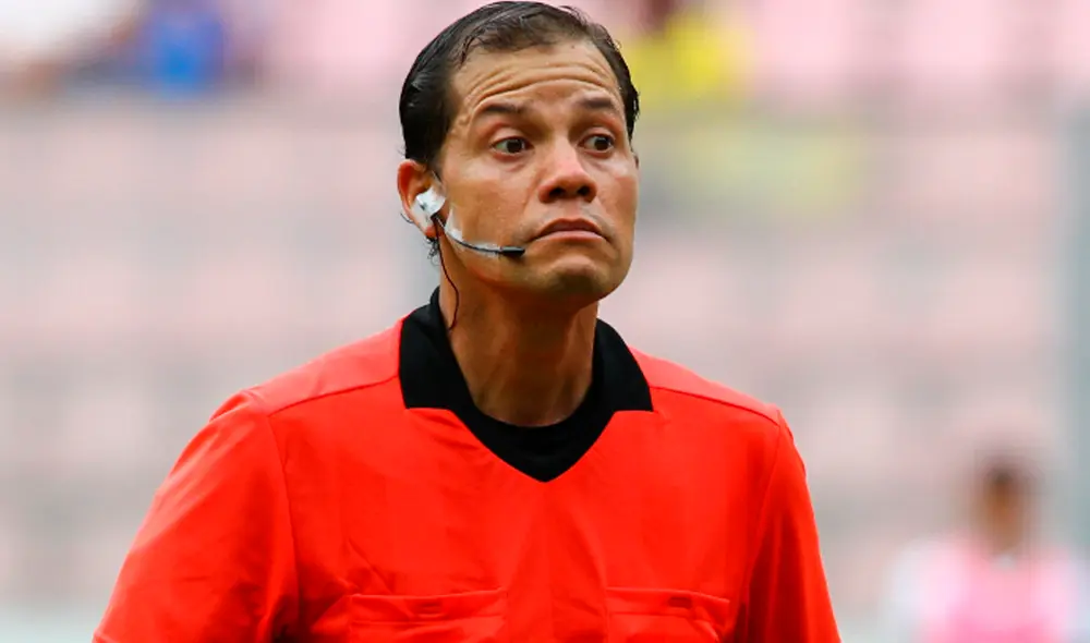 Árbitros sudamericanos podrán dirigir la Champions League tras pacto Conmebol-UEFA Árbitros sudamericanos podrán dirigir la Champions League tras pacto Conmebol-UEFA