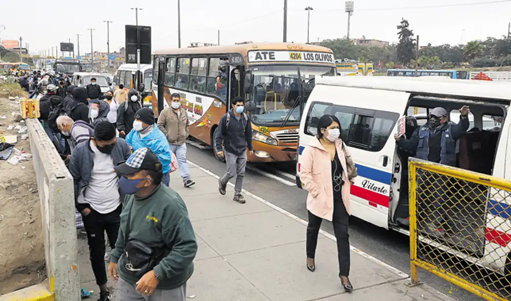 transporte publico lima gente paradero transporte publico lima gente paradero