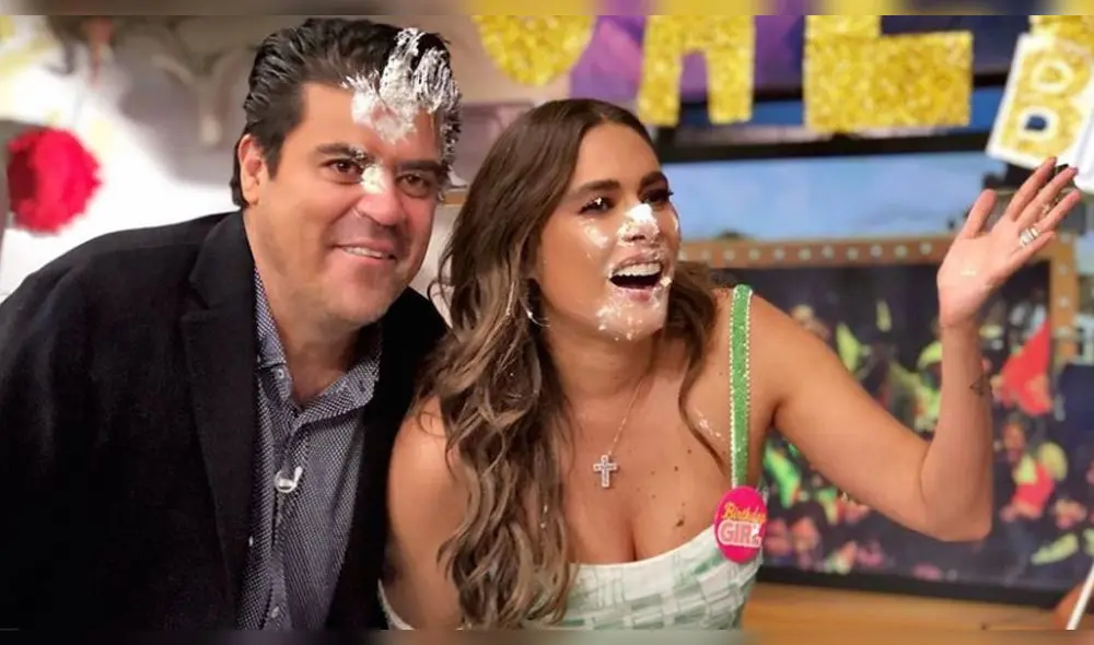 Galilea Montijo y su reacción al recibir tortazo en su cumpleaños [VIDEO]