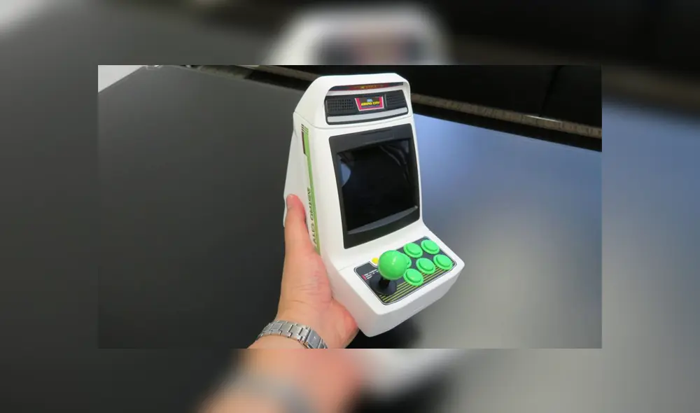 Desliza para que veas cómo luce la nueva mini consola de Sega. Foto: Meristation.