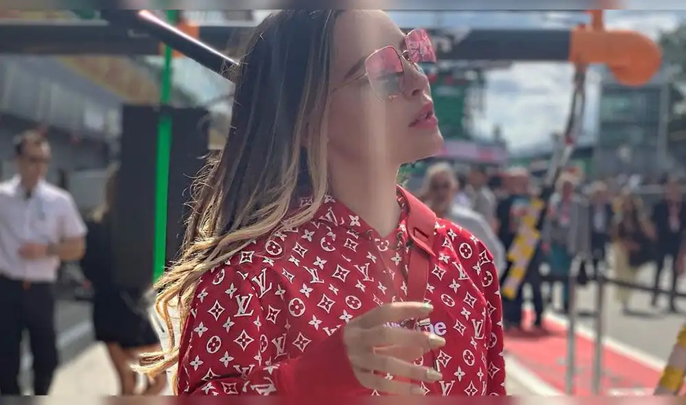 La artista mexicana lució una costosa sudadera y lujosos accesorios La artista mexicana lució una costosa sudadera y lujosos accesorios