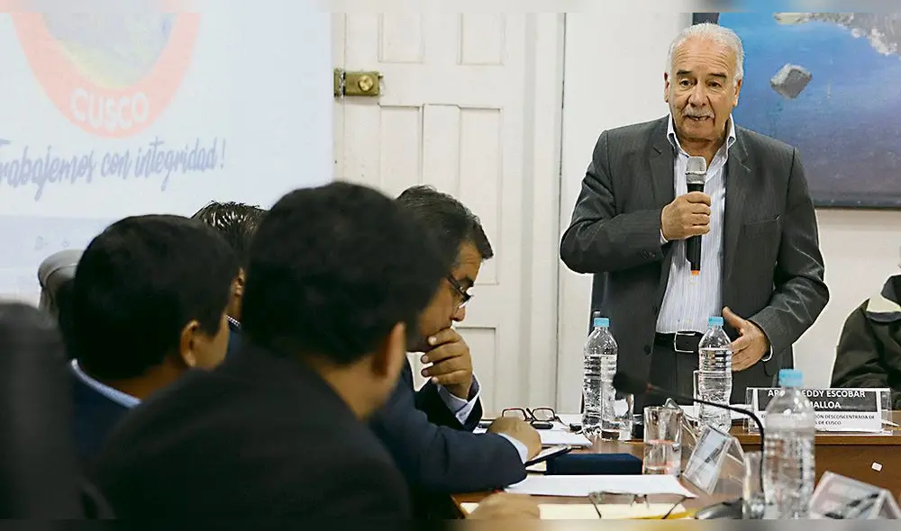 Helicóptero. Escobar dijo que se multaría a empresa.