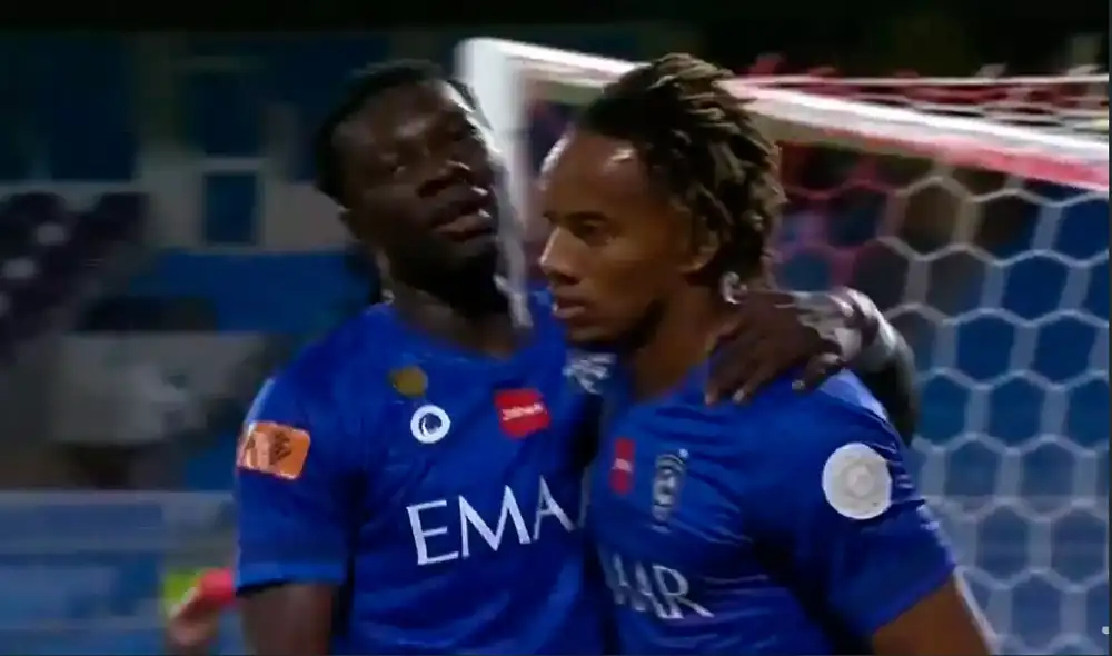 André Carrillo asiste en gol de Al Hilal André Carrillo asiste en gol de Al Hilal