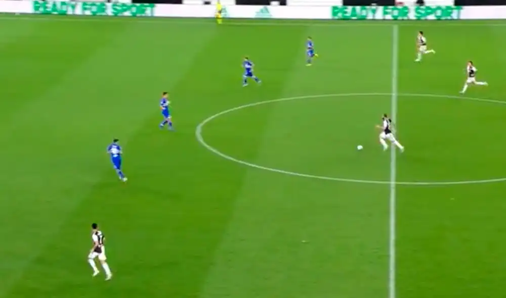 Cristiano Ronaldo: el gesto de Gonzalo Higuaín tras no recibir pase del portugués. Captura AS TV