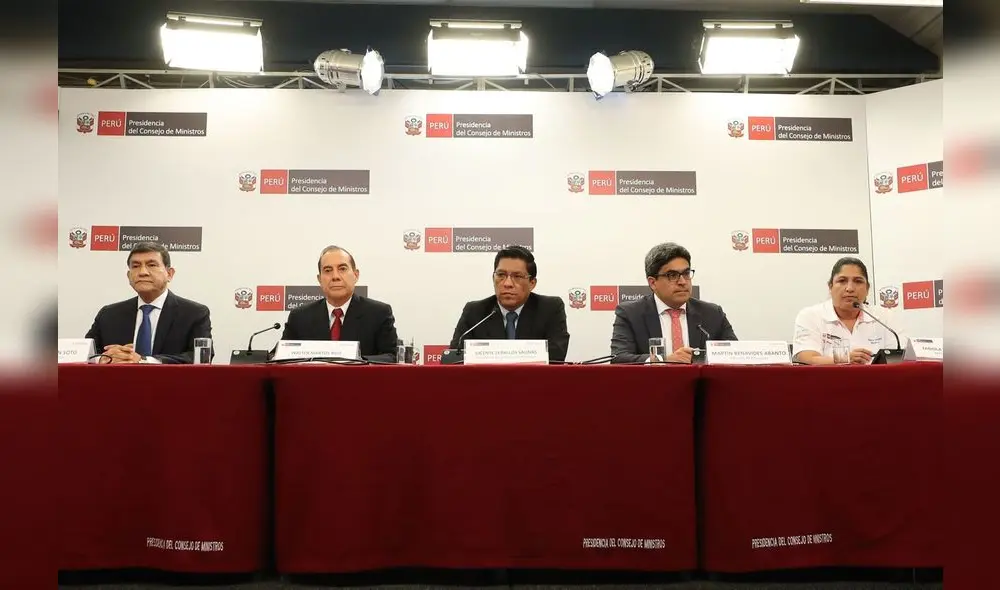 Ministros y el titular de la PCM anunciaron que el EJecutivo dejará de utilizar escoltas policiales para trasladarse. Foto: Andina.