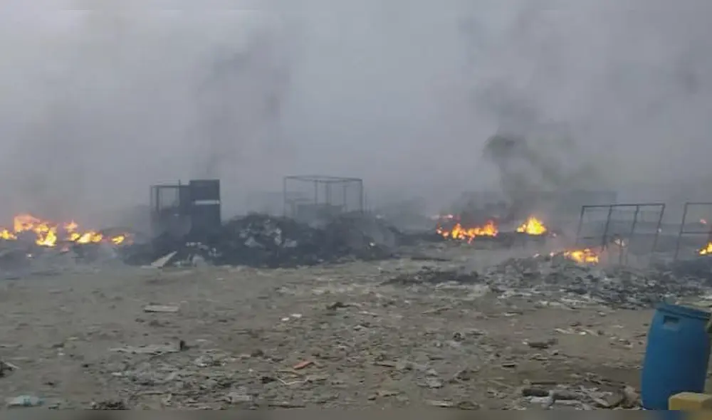 Incendio redujo a cenizas los materiales del depósito. Incendio redujo a cenizas los materiales del depósito.