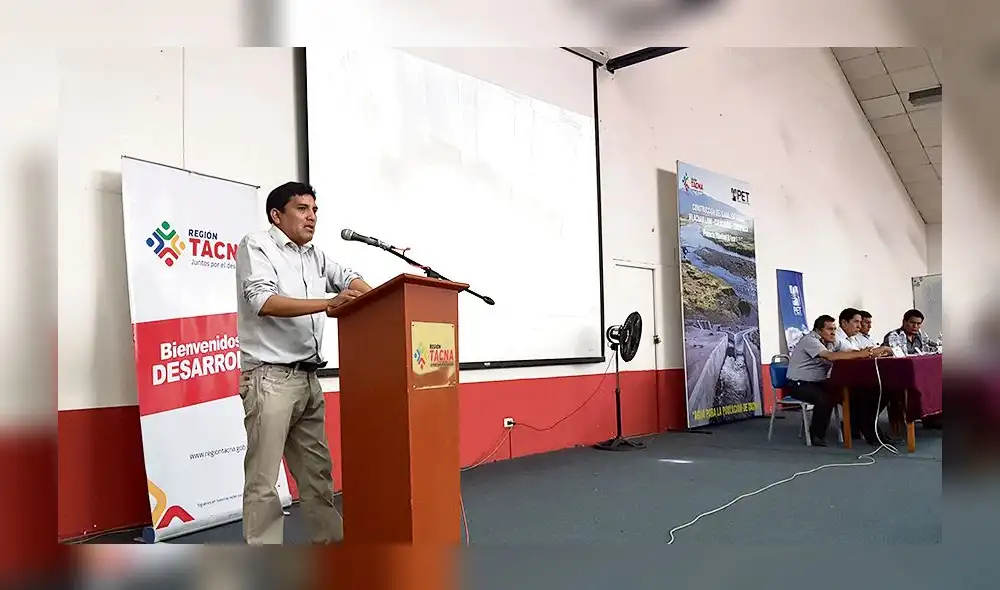 exposición. Richard Peñaranda expuso el porqué del proyecto Vilavilani. Negó que agua sea para la minería.