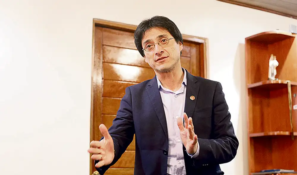 Protocolos. Jean Paul Benavente no cae en triunfalismos y considera que la reapertura de los servicios debe ser gradual pese a que se controló la pandemia.