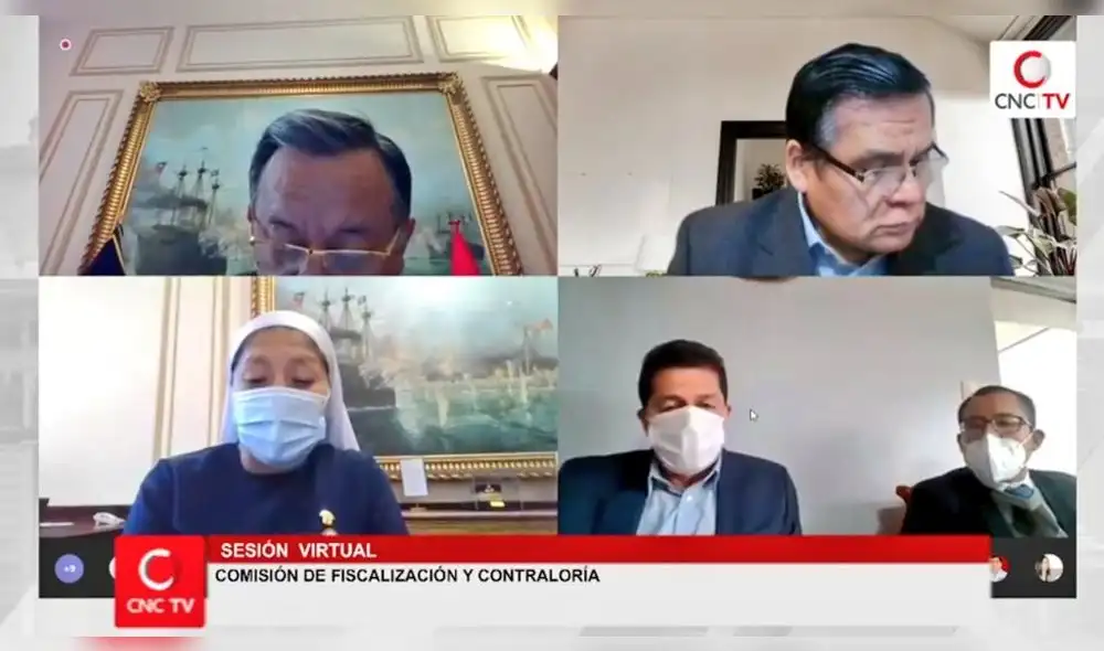 Freddy Herrera niega haber informado sobre contrataciones a Martín Vizcarra. Foto: Congreso.