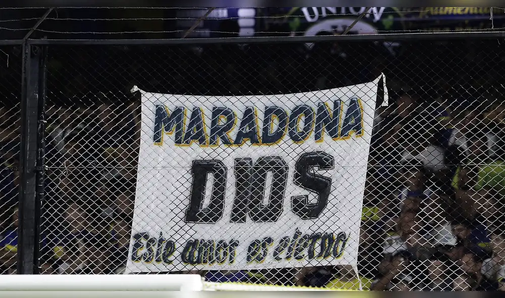 Maradona se une a campaña de donación de sangre en medio de la pandemia por coronavirus. FOTO: AFP