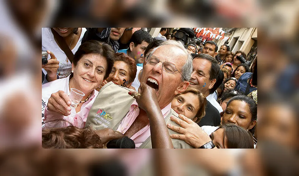 Bocado. Kuczynski candidato. Un baño, obligado, de pueblo.