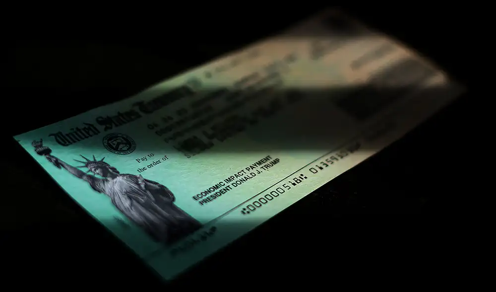 Los cheques de asistencia económica de coronavirus que envió el Departamento de Tesoro a los ciudadanos de Estados Unidos. | Foto: Chip Somodevilla / AFP Los cheques de asistencia económica de coronavirus que envió el Departamento de Tesoro a los ciudadanos de Estados Unidos. | Foto: Chip Somodevilla / AFP