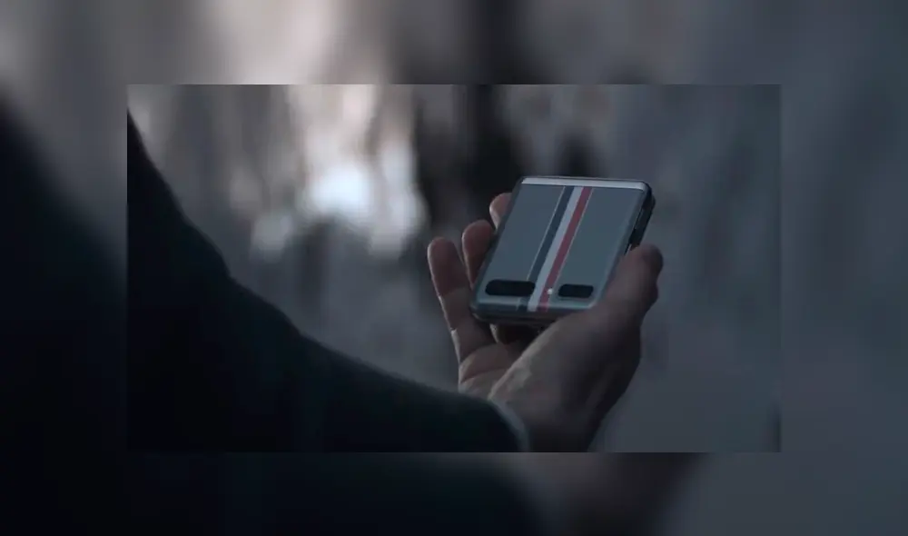Un nuevo video publicitario del Samsung Galaxy Z Flip revela una edición especial en colaboración con Thom Browne.