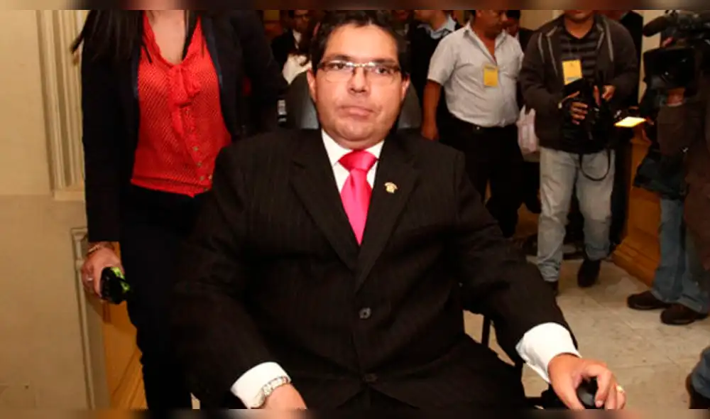 Fiscalía allanó departamentos de excongresista Michael Urtecho Fiscalía allanó departamentos de excongresista Michael Urtecho