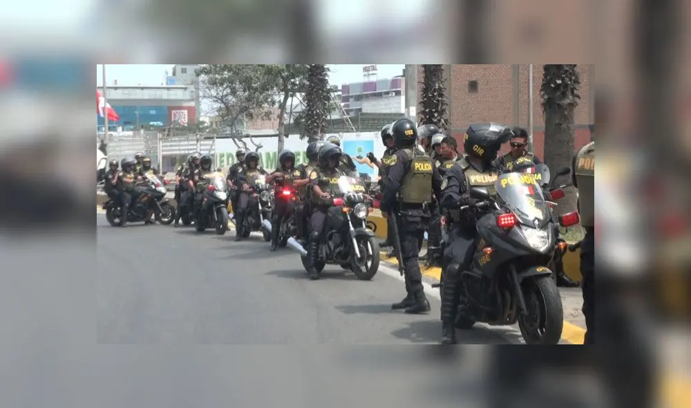 Policías y fiscalizadores solicitaron documentos y el PTP a ciudadanos venezolanos. (Foto: Municipalidad de Surco)