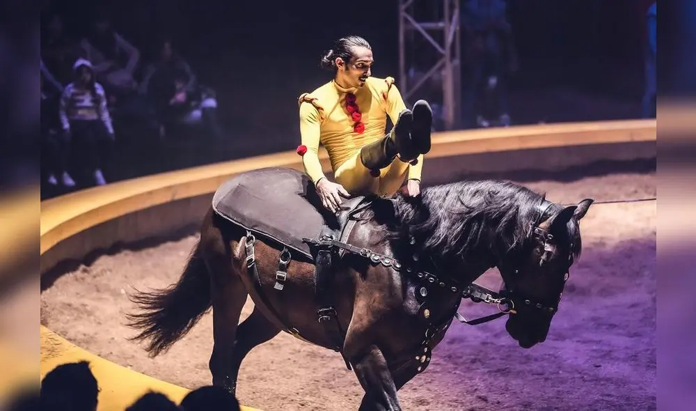 Los malabares en caballo son un sello en el circo de La Tarumba.