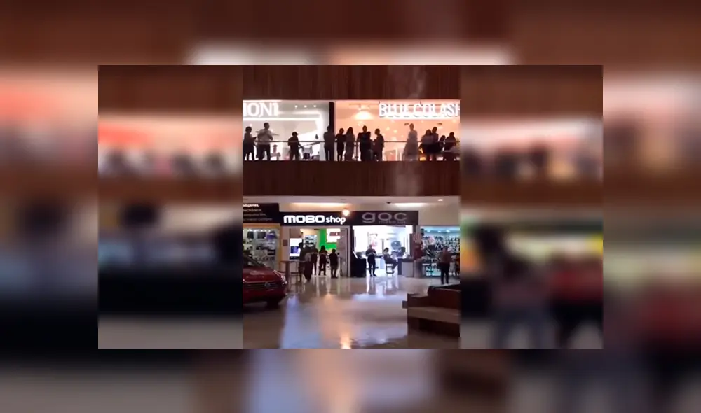 Facebook viral: Centro comercial se inunda y músicos aprovechan en tocar canción de 'Titanic' [VIDEO]
