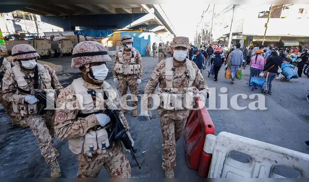 El campo de batalla está afuera. Sin saberlo, cualquier ciudadano puede ser el enemigo invisible si es portador del virus. El campo de batalla está afuera. Sin saberlo, cualquier ciudadano puede ser el enemigo invisible si es portador del virus.