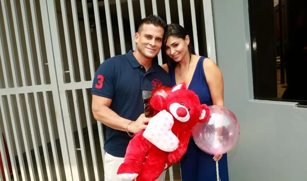 Karen Schwarz incomoda a Christian Domínguez y Pamela Franco en Mujeres al mando Karen Schwarz incomoda a Christian Domínguez y Pamela Franco en Mujeres al mando