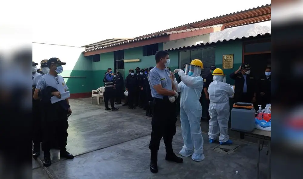 La Libertad: vacunan a policías y personal de salud contra influenza y neumococo La Libertad: vacunan a policías y personal de salud contra influenza y neumococo