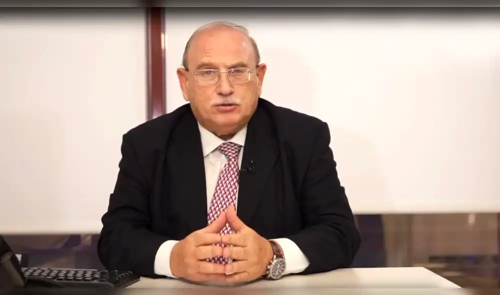 El Jefe de Cirugía del Hospital La Paz de Madrid se suma a la lista de sanitarios víctimas del COVID-19. Foto: El País. El Jefe de Cirugía del Hospital La Paz de Madrid se suma a la lista de sanitarios víctimas del COVID-19. Foto: El País.