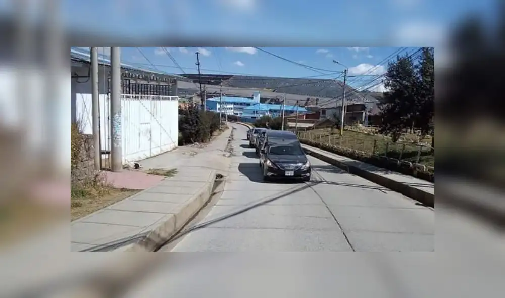 Para su sepultura, fue regresado a su distrito por una caravana. Foto: Bernave Estrella / La República