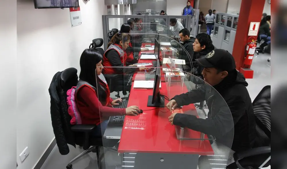 Dificultad. El empleo formal escasea entre los jóvenes.