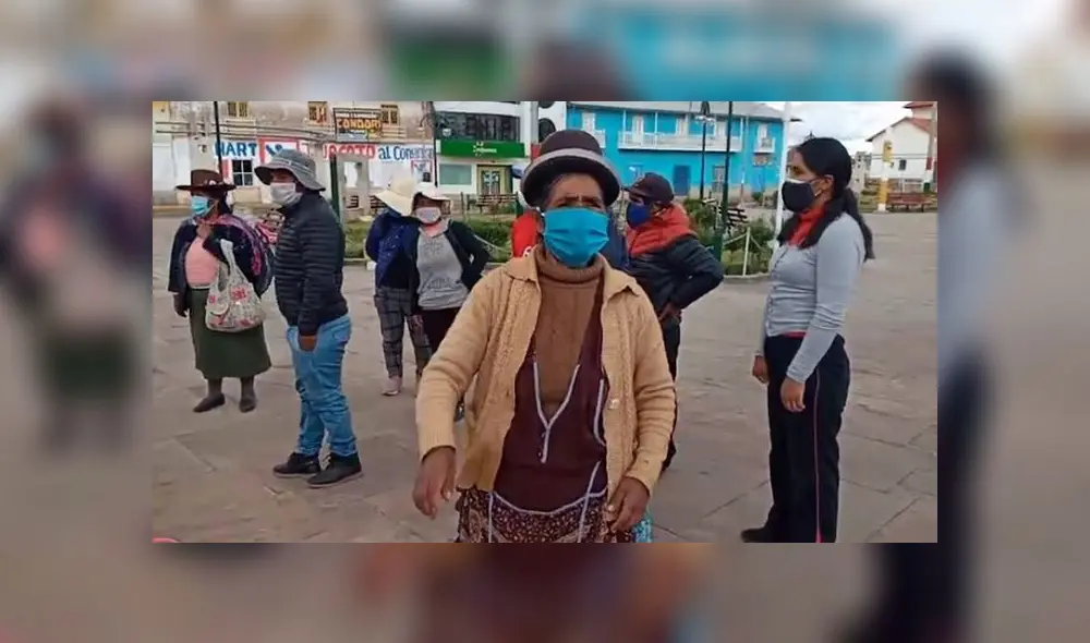 Familiares partieron del parque San Bernardo, en pleno centro de la ciudad de Azángaro, al norte de Puno.