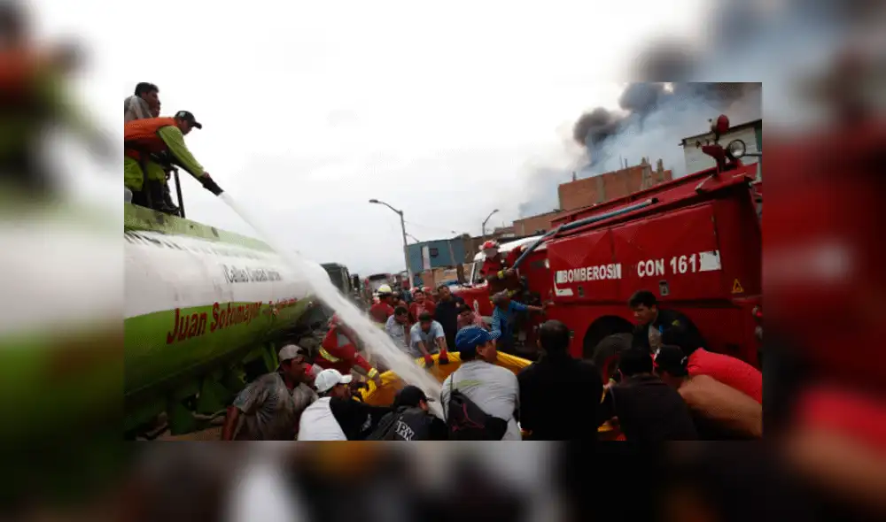 Callao: incendio consume dos viviendas en jirón Loreto Callao: incendio consume dos viviendas en jirón Loreto