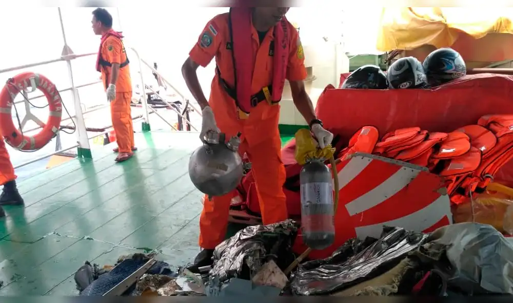 Avión de Lion Air en Indonesia se estrella con 189 personas [VIDEO]