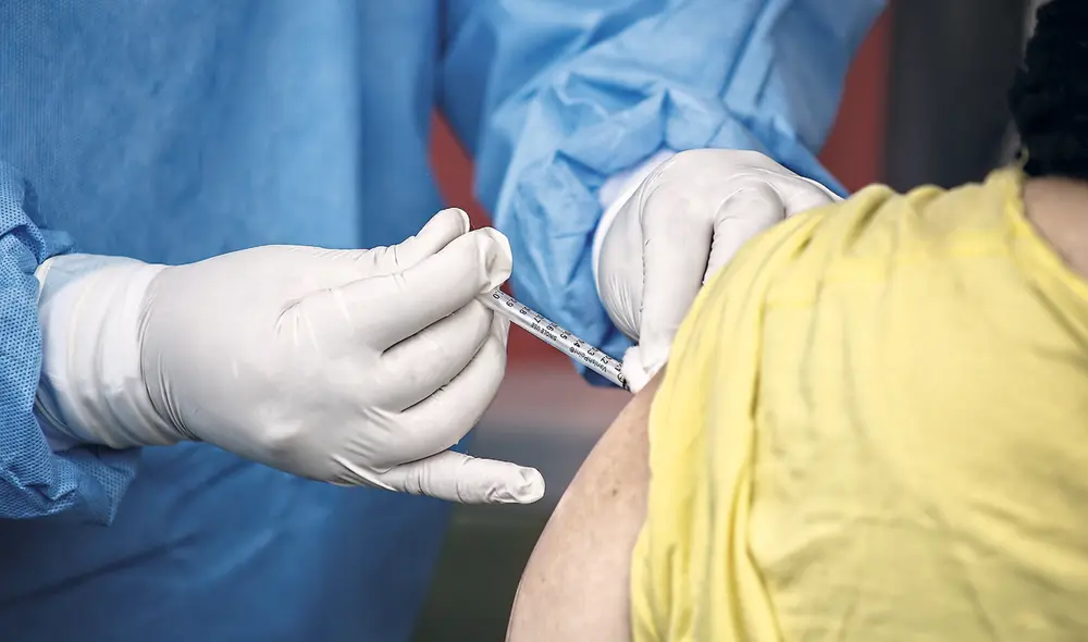Ensayos. Convocatoria es para 3 mil voluntarios que recibirán vacuna experimental. Foto: Antonio Melgarejo/La República Ensayos. Convocatoria es para 3 mil voluntarios que recibirán vacuna experimental. Foto: Antonio Melgarejo/La República