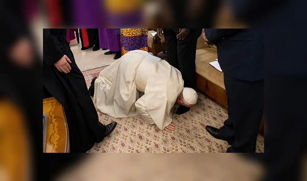 ¿Por qué el papa Francisco besó los pies de los líderes enemigos de Sudán del Sur?
