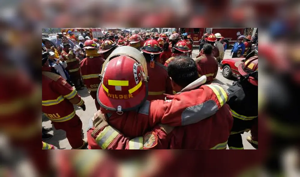 Bomberos siguen siendo afectados por la COVID-19. Foto: Radio Nacional.