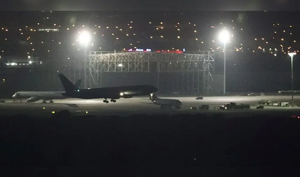 El avión concluyó su aterrizaje de emergencia con éxito. A bordo se encontraban 130 pasajeros. (Foto: Diario As)