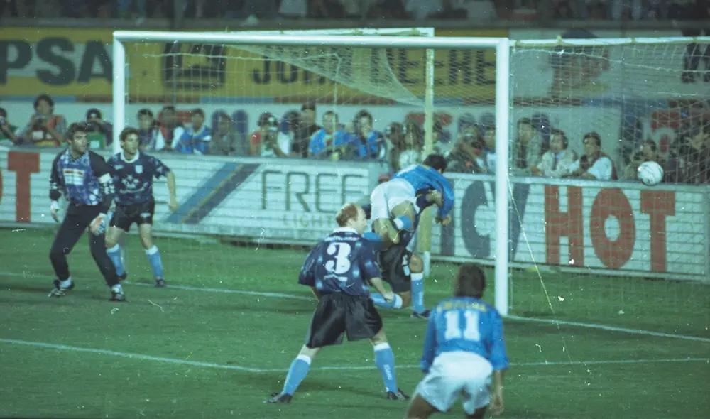 Cristal jugó su mejor partido del torneo y goleó 4-1 a Racing en el estadio Nacional. Foto: Raúl Poma/GLR. Cristal jugó su mejor partido del torneo y goleó 4-1 a Racing en el estadio Nacional. Foto: Raúl Poma/GLR.