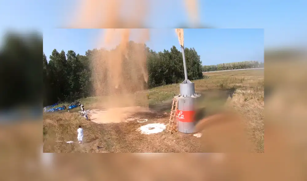 Desliza la imagen para ver cómo fue el experimento. Foto: Mamix?/YouTube