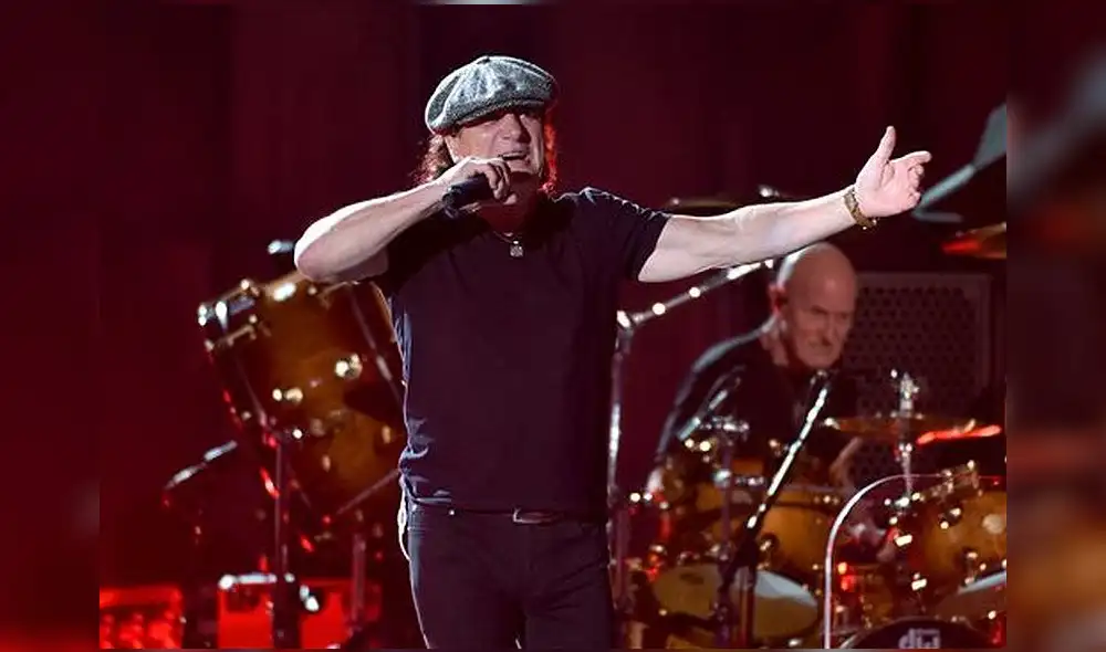 Vocalista de AC/DC reaparece en los escenarios
