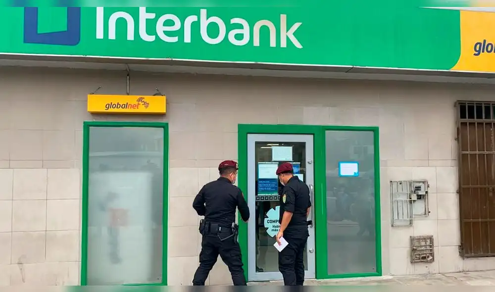 Sujetos lograron huir con dos maletas de dinero. Foto: Raúl Egúsquiza/URPI-GLR