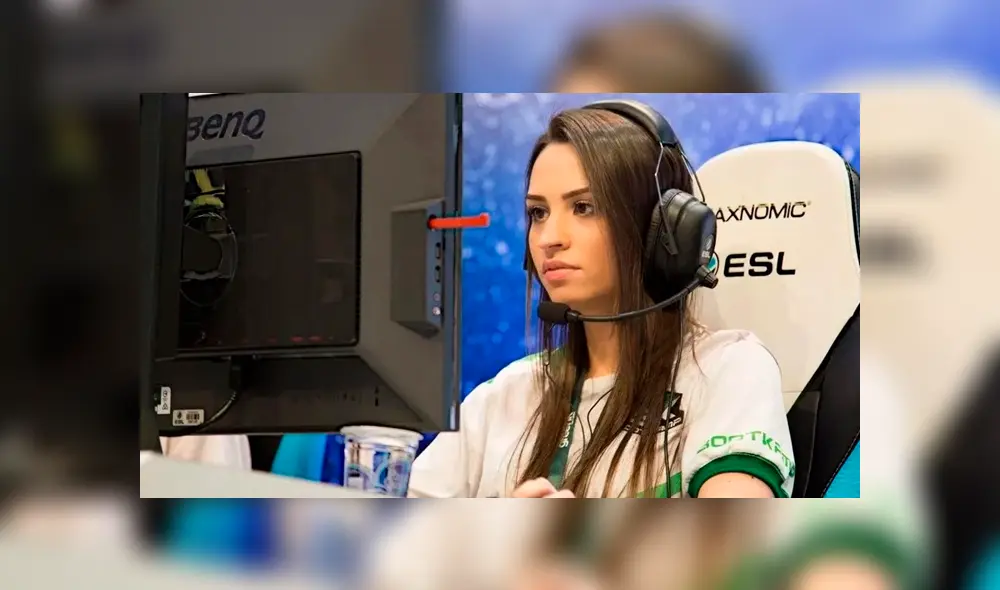 shAy fue jugadora profesional de Counter Strike que se retiró en 2008. shAy fue jugadora profesional de Counter Strike que se retiró en 2008.