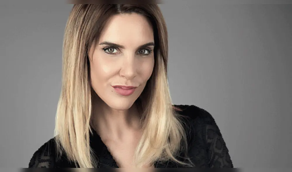 Juliana Oxenford deleitó en su matrimonio con interpretación de famosas canciones [VIDEO]