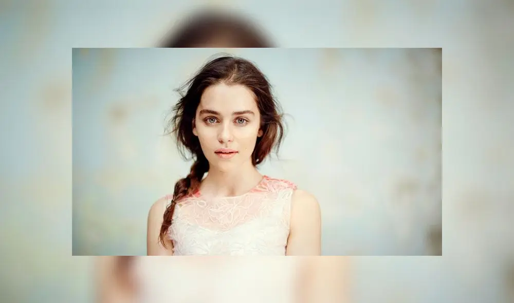 Emilia Clarke se pasea disfrazada de Jon Snow y nadie se da cuenta [VIDEO]